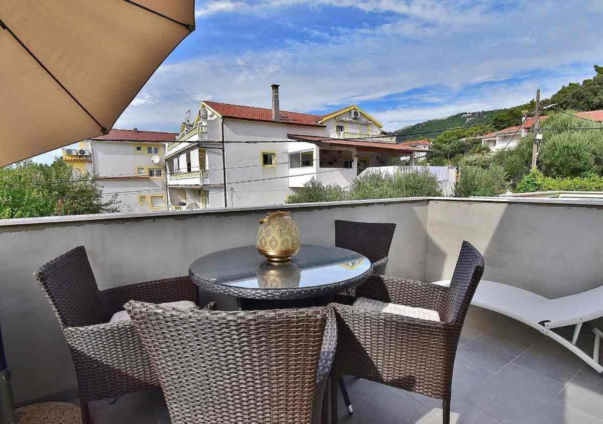 Apartments Ruzica Banjol Exterior foto